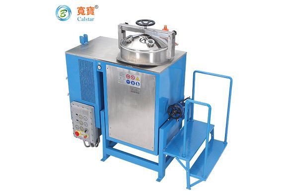 كيف يمكن لآلة استرداد المذيبات استرداد المذيبات المختلطة؟